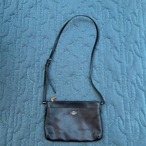 Coach crossbody purse great condition